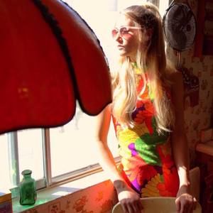 Meet your Posher, Adrienne